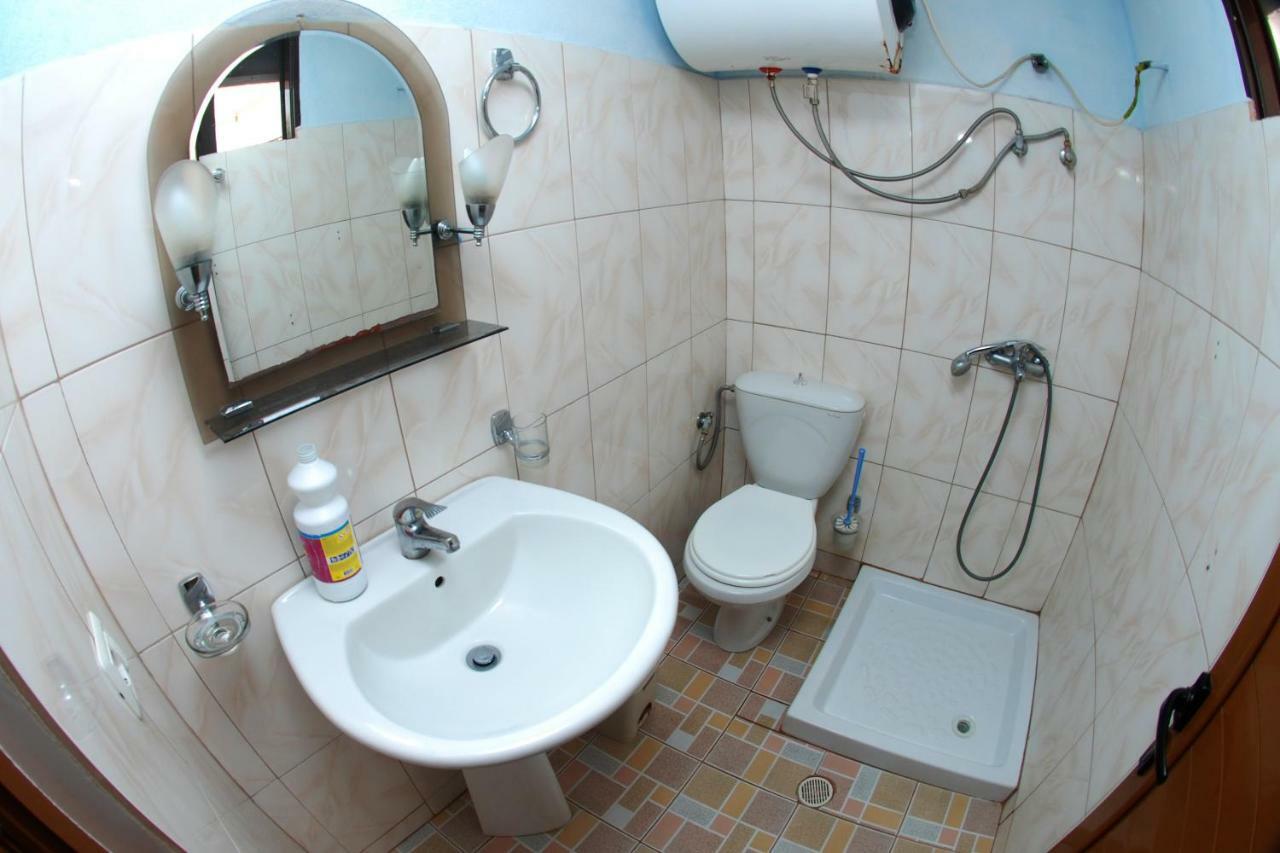 Ferienwohnung Vila Ronaldo Ksamil Exterior foto