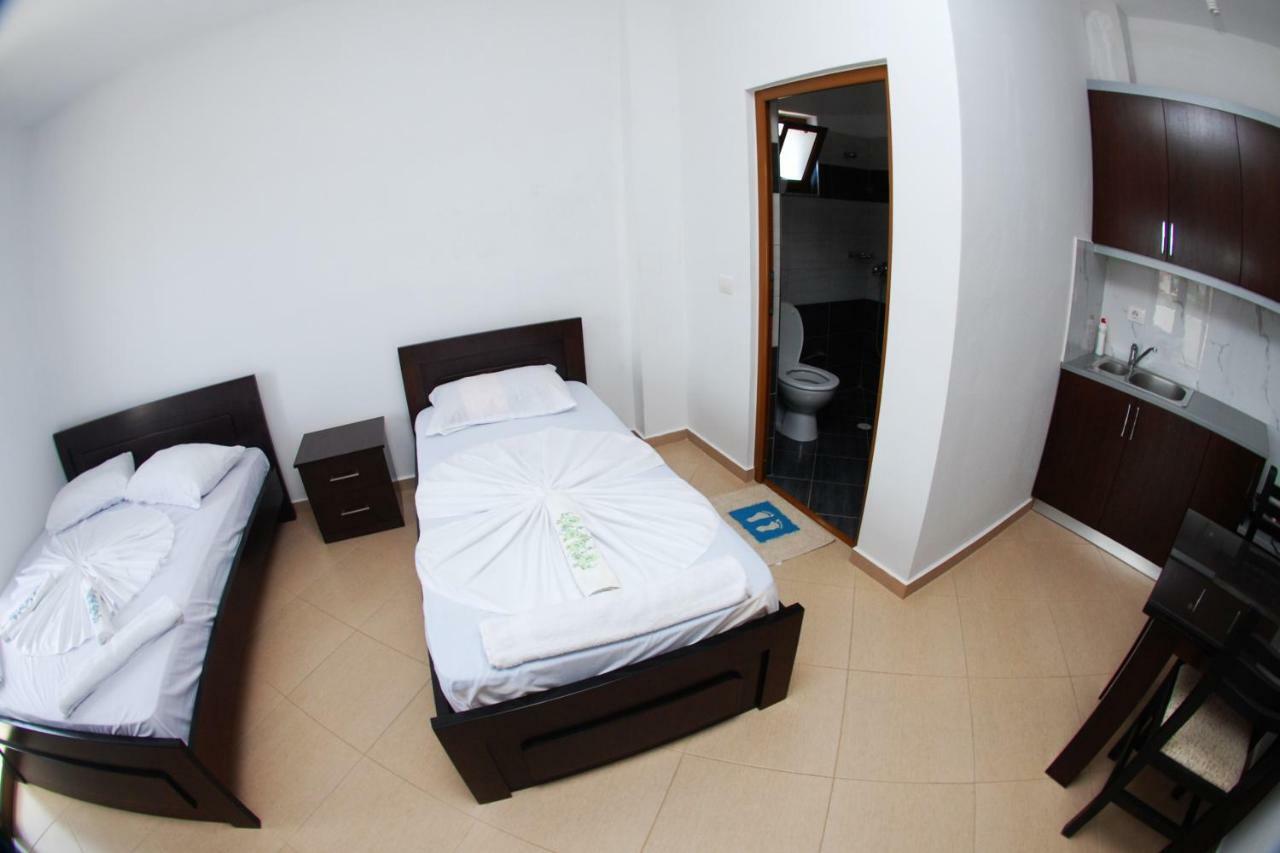 Ferienwohnung Vila Ronaldo Ksamil Exterior foto